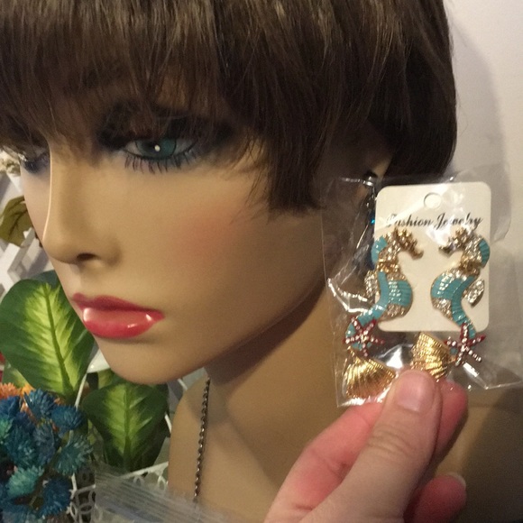 Enamel Seahorse Earrings with Rhinestones - Picture 4 of 8